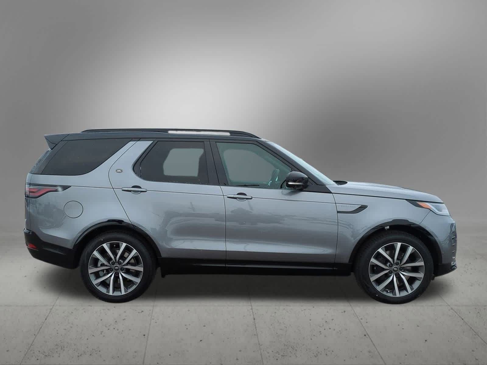 Thumbnail: 2026 Land Rover Discovery - 7