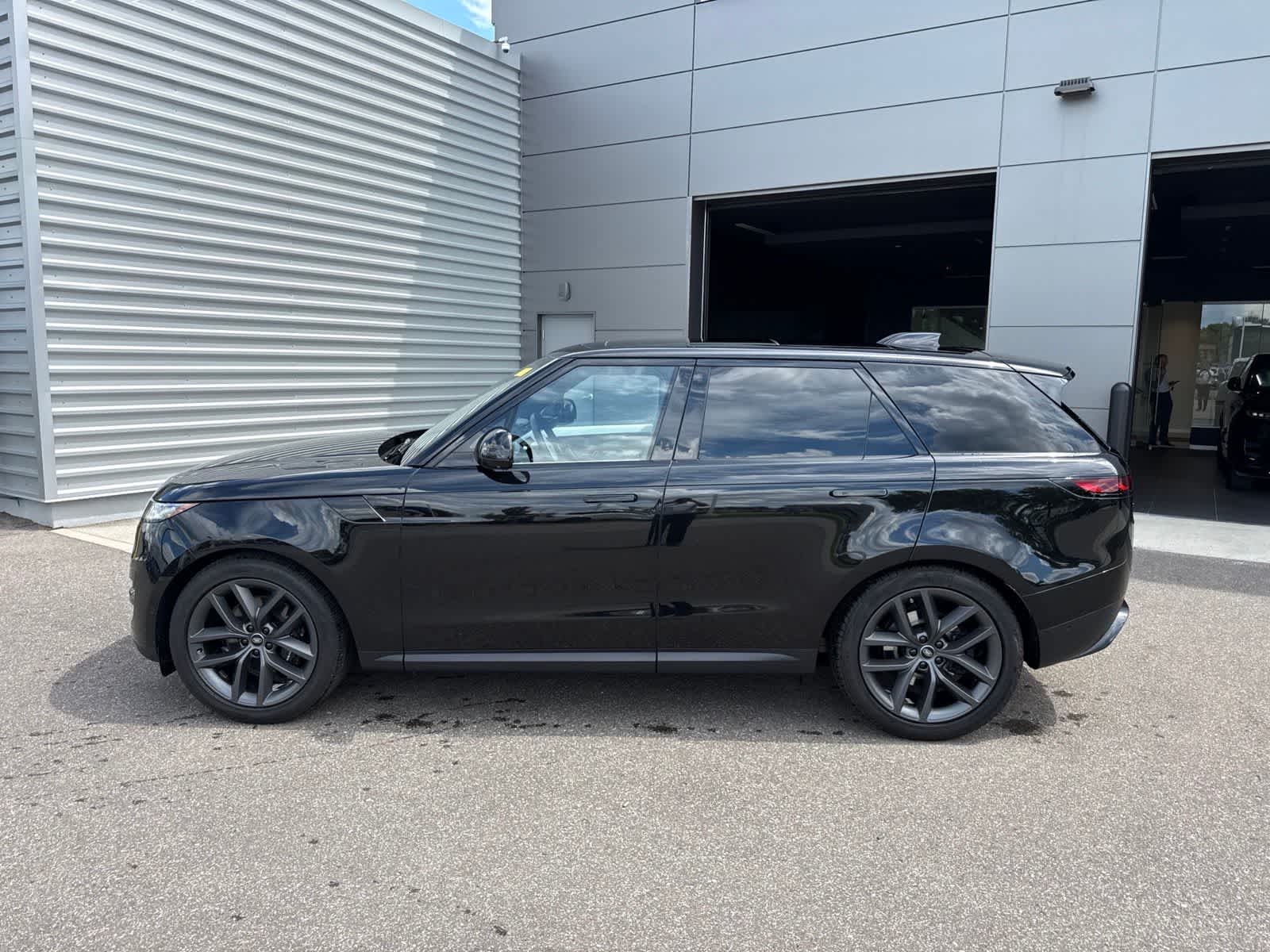 Thumbnail: 2024 Land Rover Range Rover Sport - 2