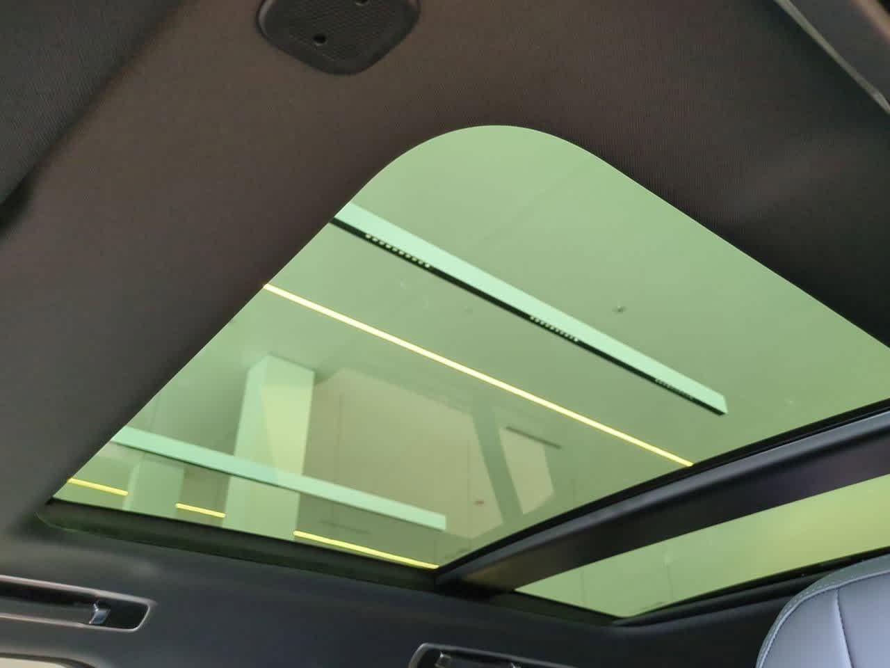 Thumbnail: 2025 Land Rover Range Rover - 18