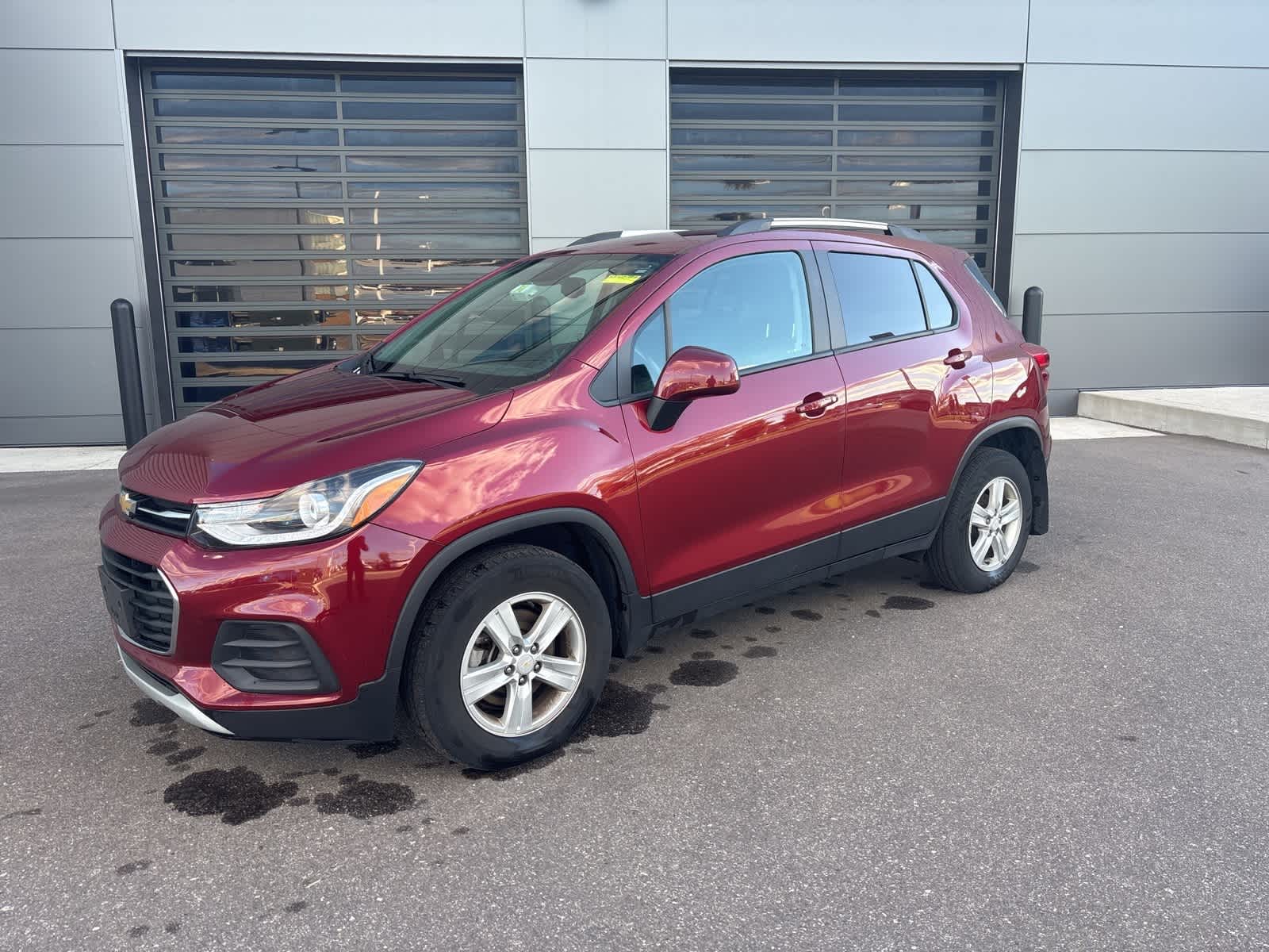 2022 Chevrolet Trax LT photo 2