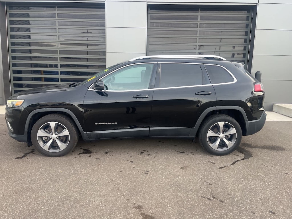 Used 2019 Jeep Cherokee Limited FWD SUV