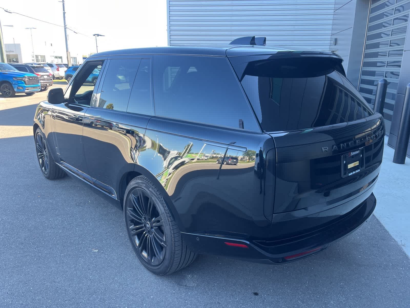 2024 Land Rover Range Rover SE photo 3