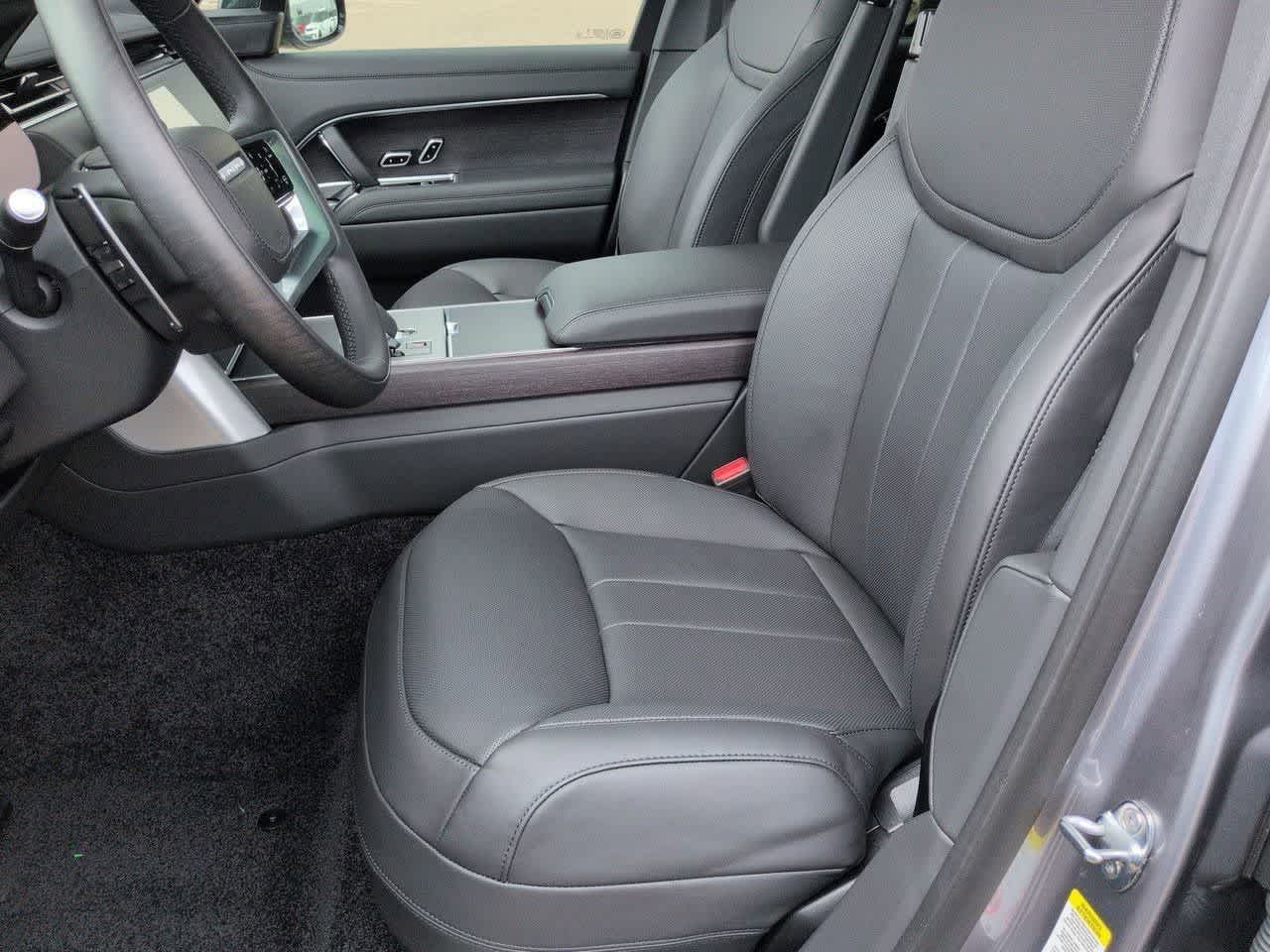 Thumbnail: 2026 Land Rover Range Rover - 16