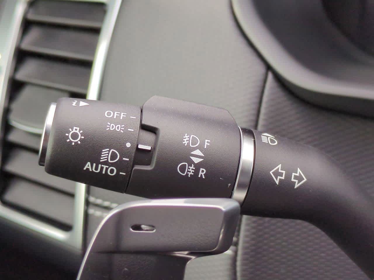 Thumbnail: 2026 Land Rover Discovery - 28