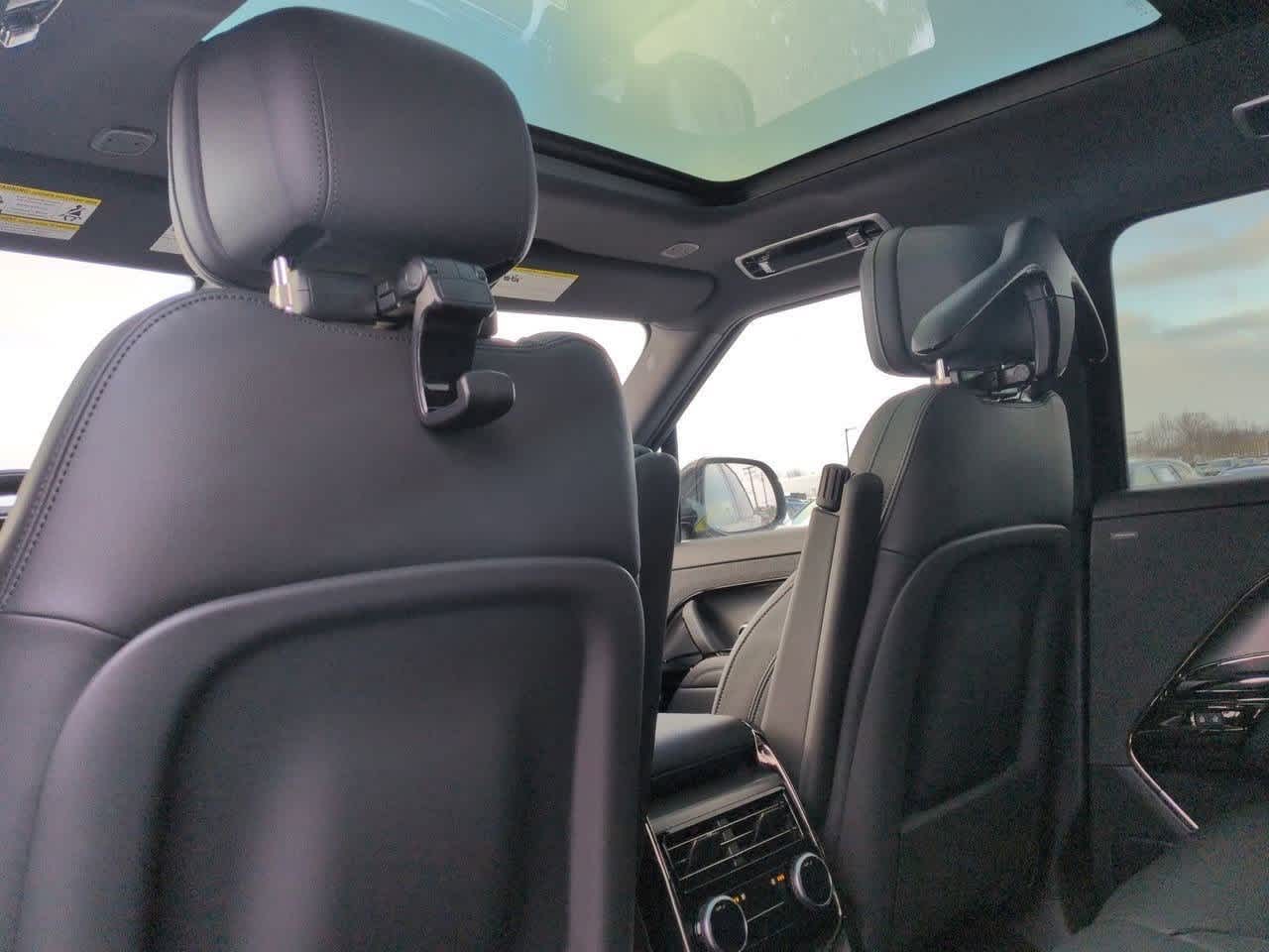 Thumbnail: 2025 Land Rover Range Rover Sport - 18