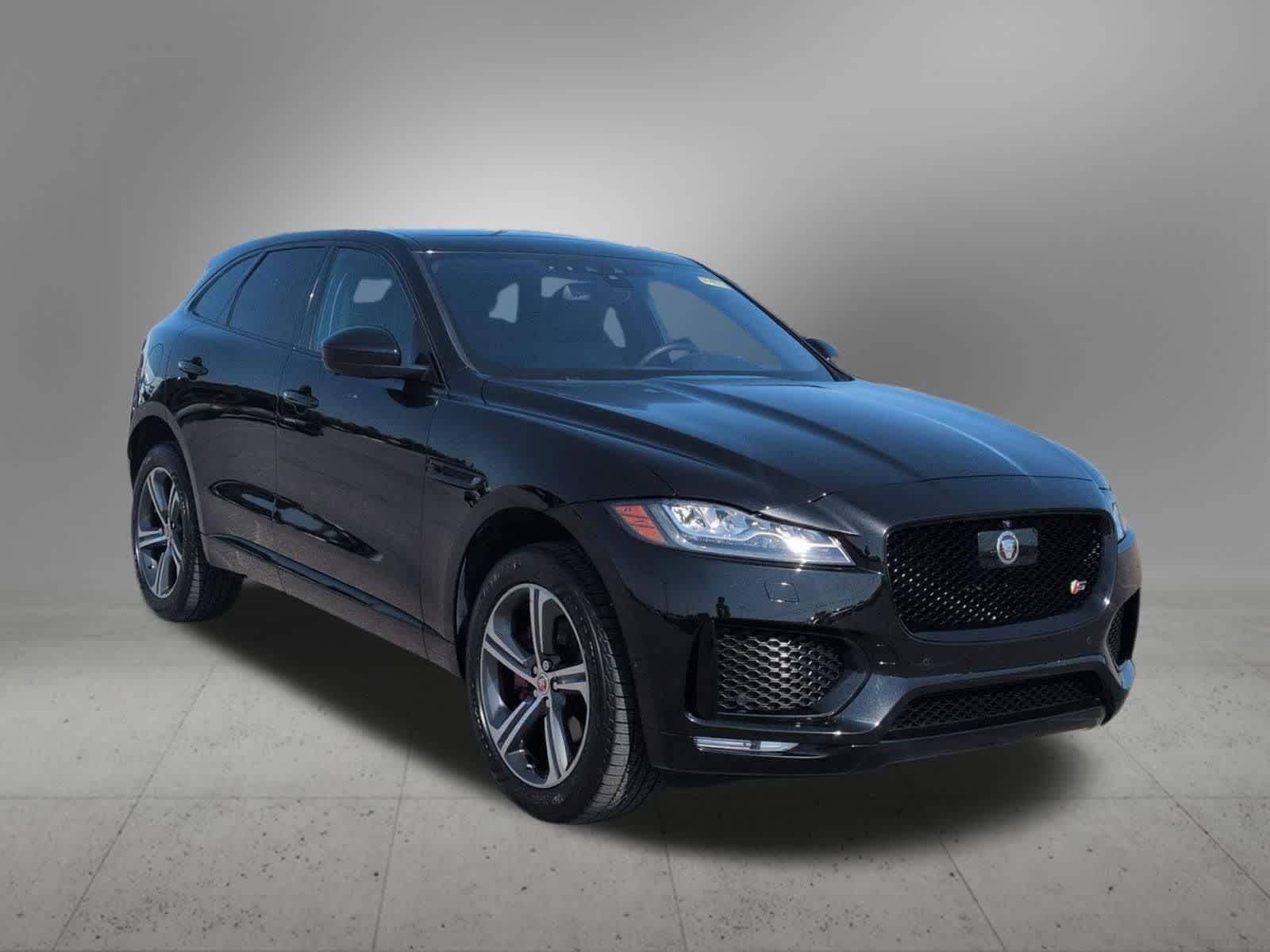 Thumbnail: 2018 Jaguar F-Pace - 8