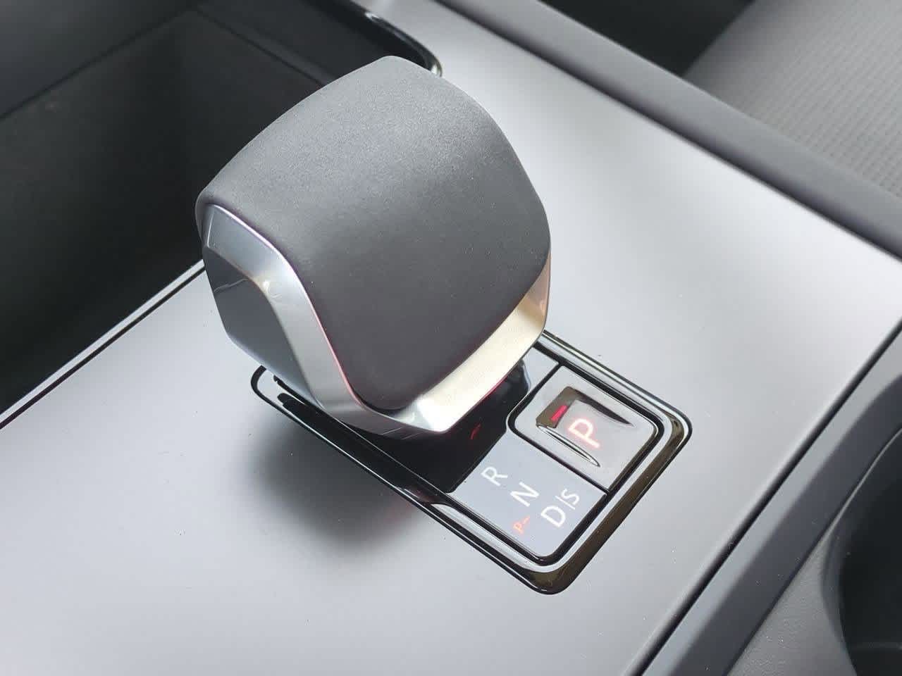 Thumbnail: 2025 Land Rover Discovery Sport - 33