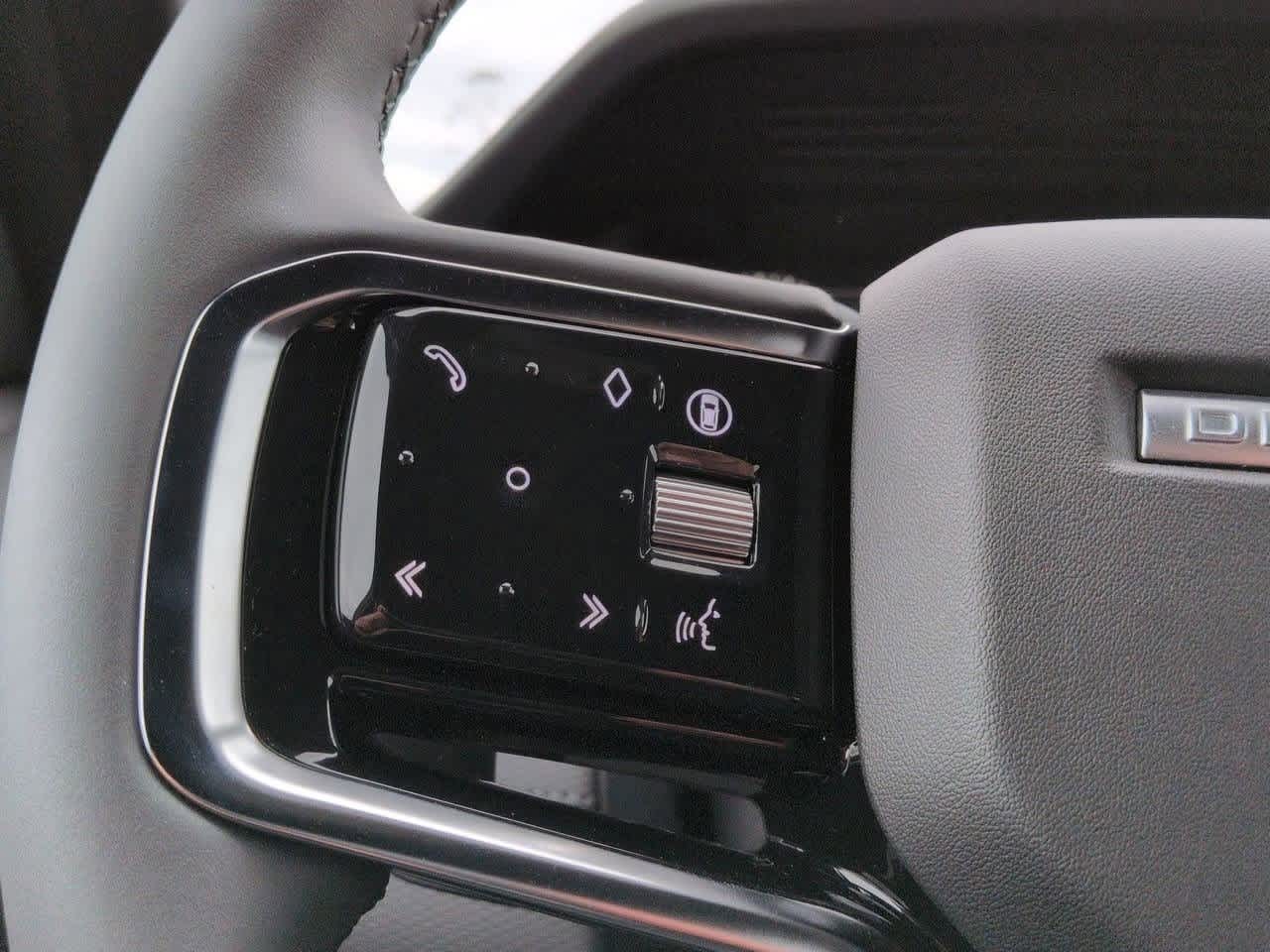 Thumbnail: 2026 Land Rover Discovery Sport - 25