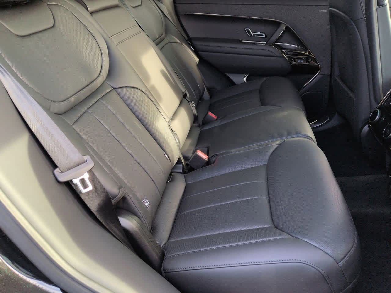 Thumbnail: 2026 Land Rover Range Rover Sport - 21