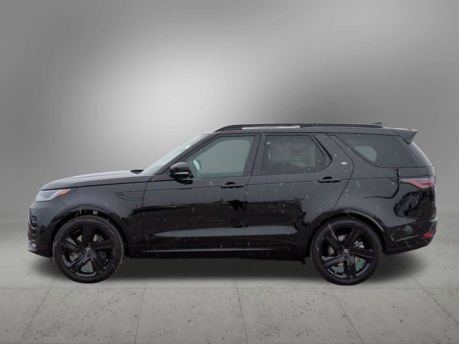 Thumbnail: 2026 Land Rover Discovery - 3