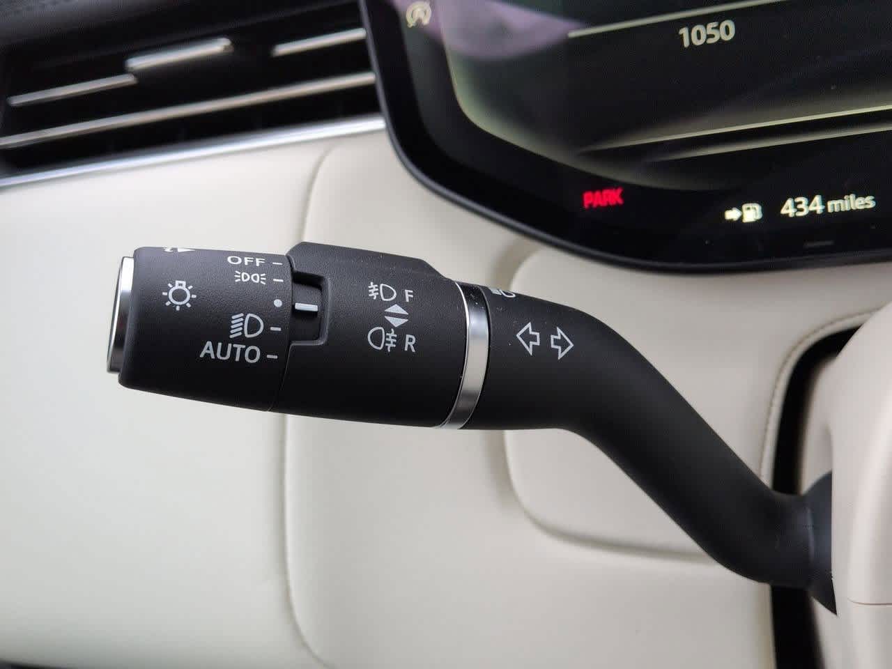 Thumbnail: 2026 Land Rover Range Rover - 29