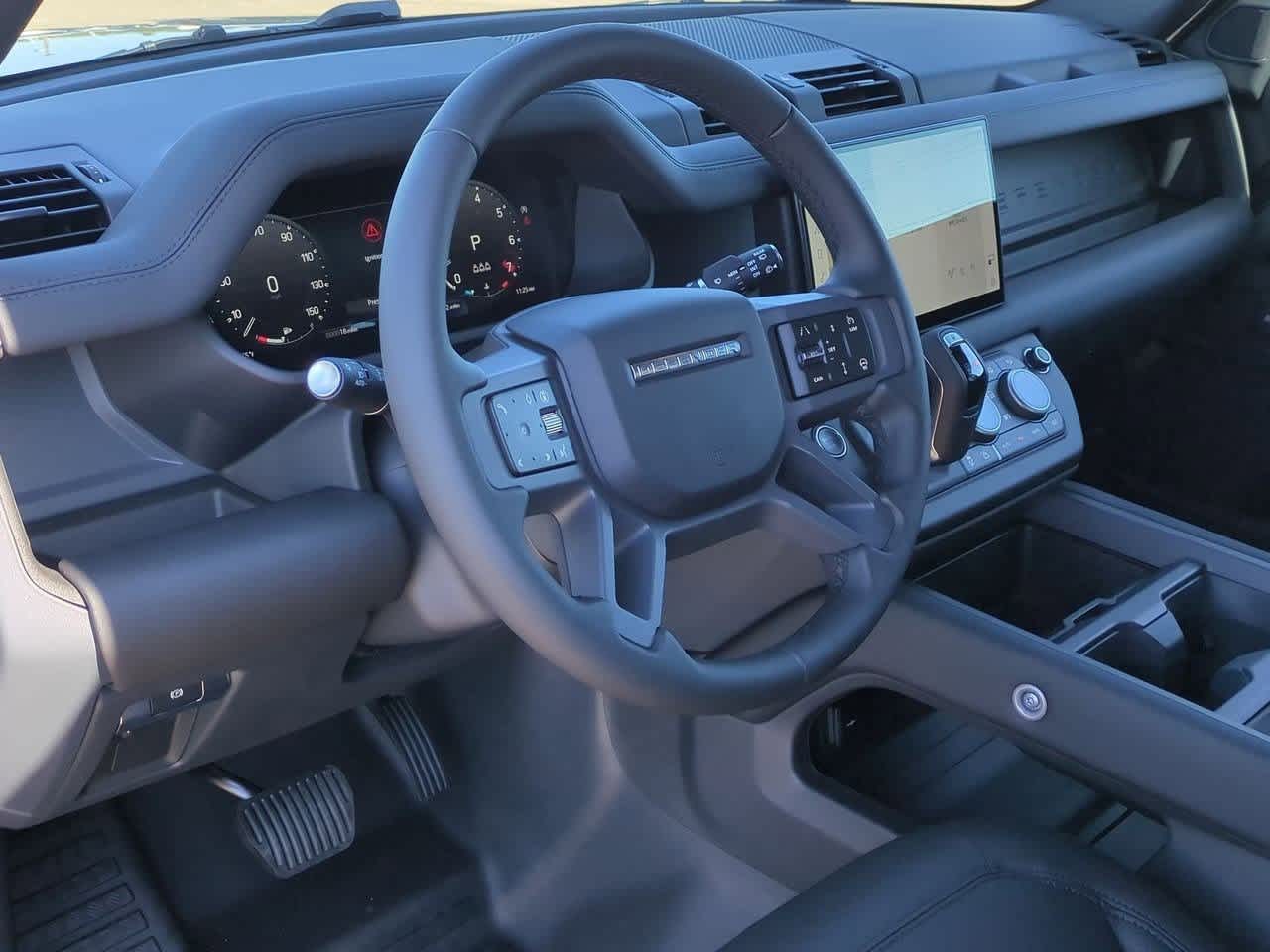 2025 Land Rover Defender 110 S photo 2