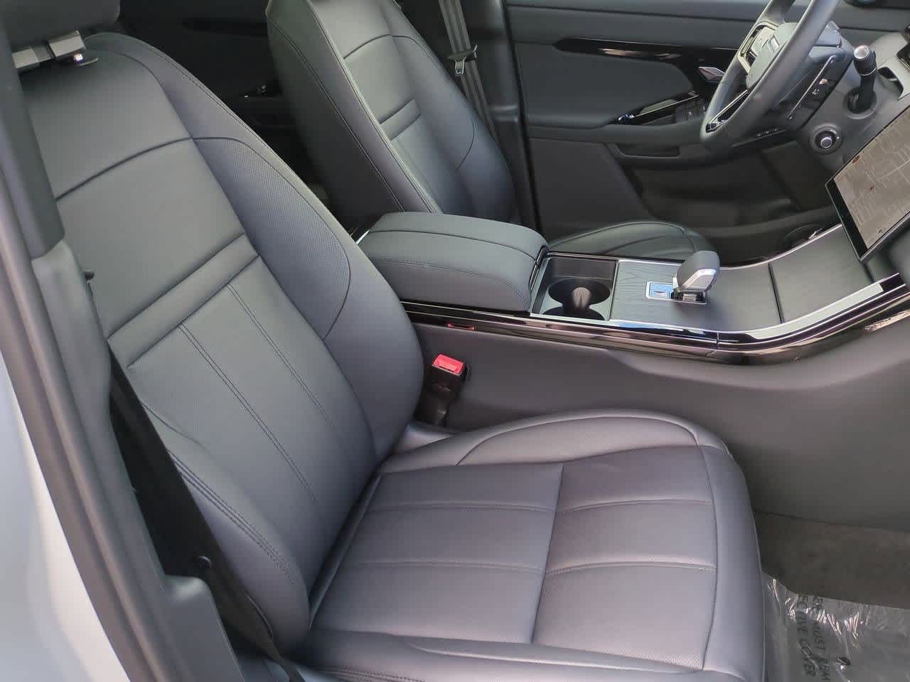 Thumbnail: 2025 Land Rover Range Rover Evoque - 23