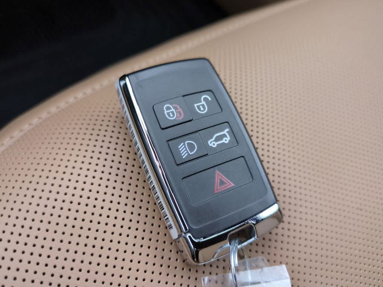 Thumbnail: 2025 Land Rover Range Rover - 37