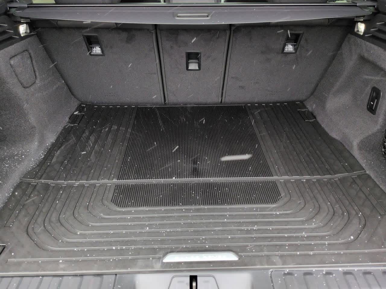 Thumbnail: 2026 Land Rover Range Rover Sport - 35