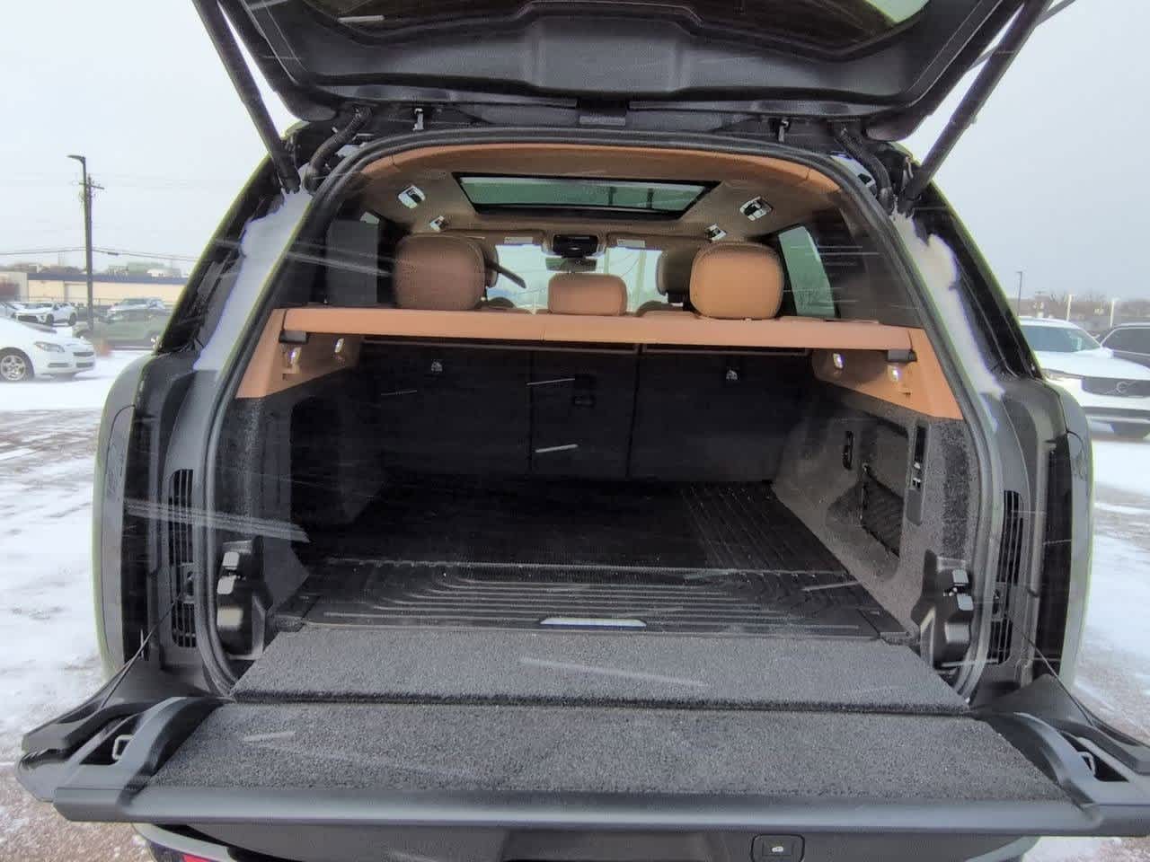 Thumbnail: 2026 Land Rover Range Rover - 35