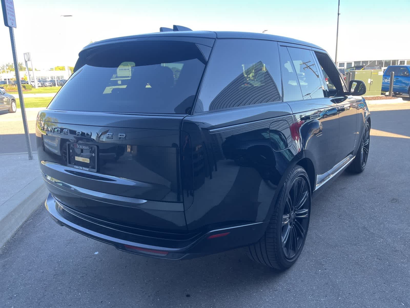 2024 Land Rover Range Rover SE photo 4
