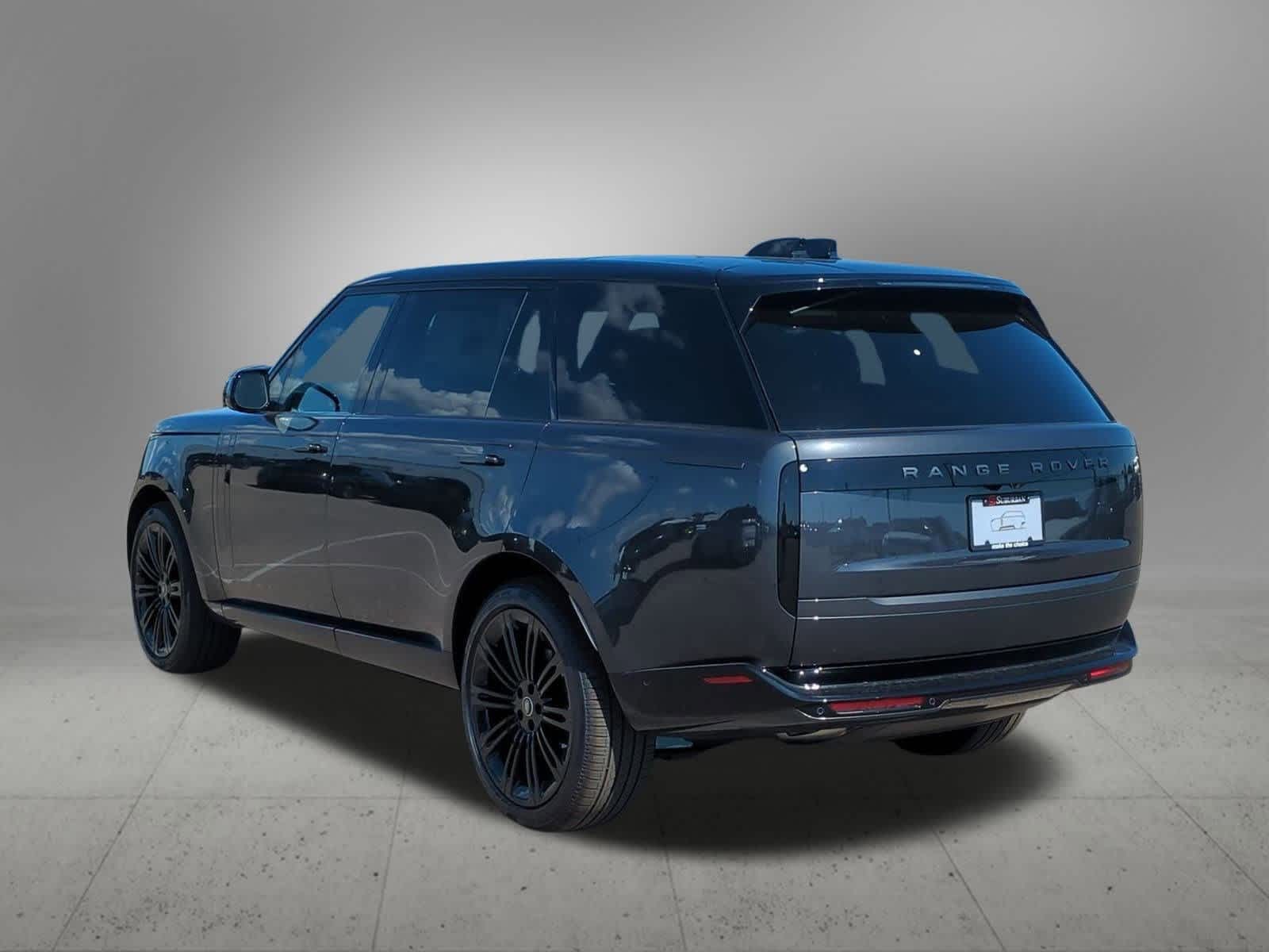 2025 Land Rover Range Rover SE photo 4