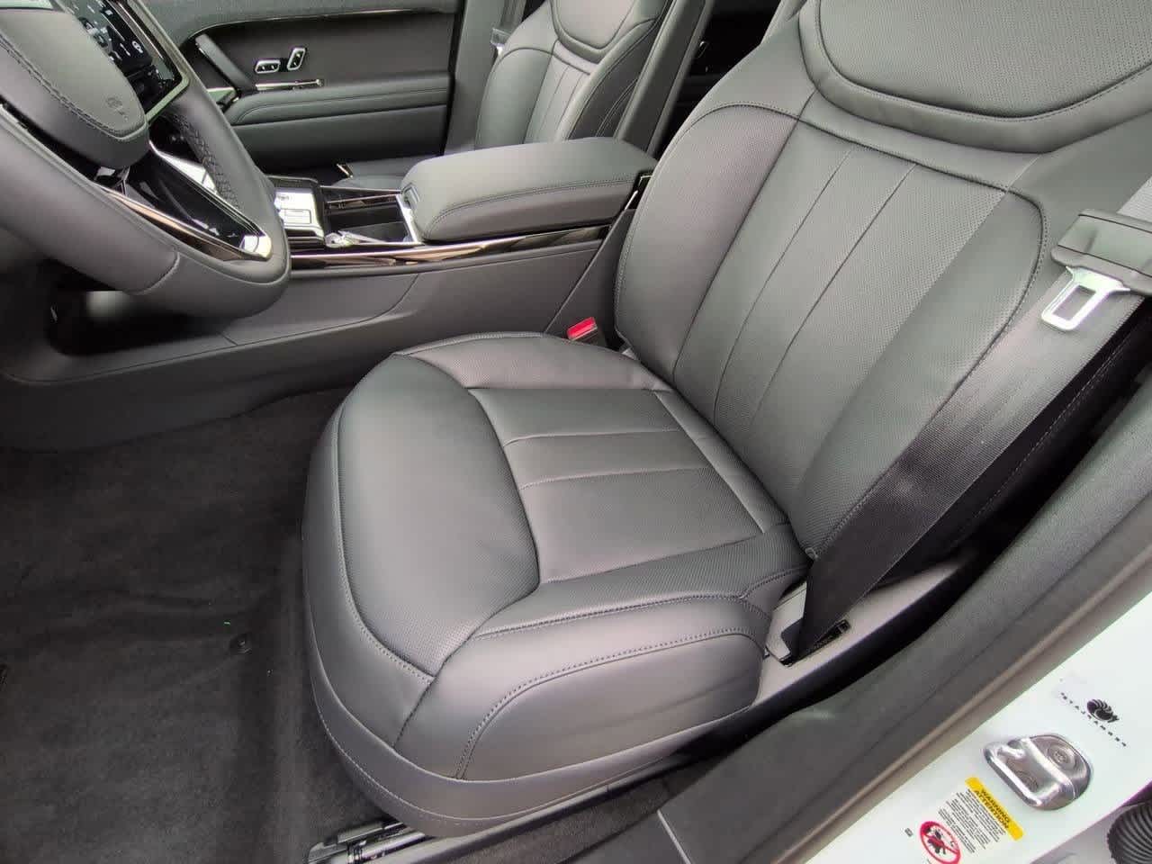 Thumbnail: 2025 Land Rover Range Rover Sport - 16