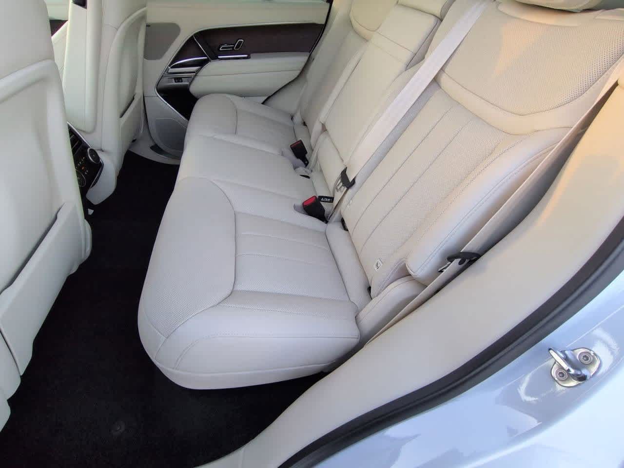 Thumbnail: 2026 Land Rover Range Rover - 20