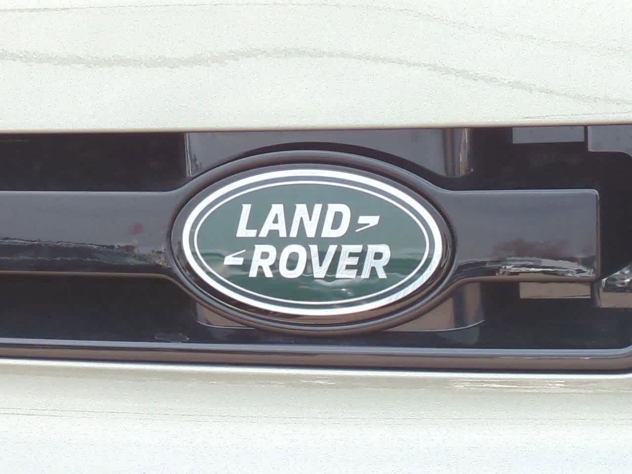 2025 Land Rover Defender 110 11