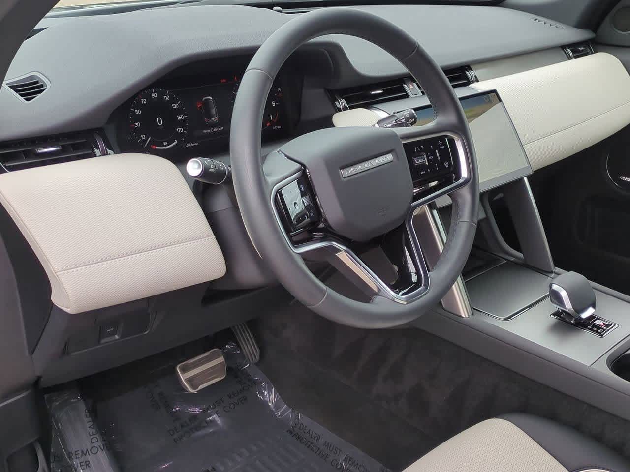 2024 Land Rover Discovery Sport Dynamic SE photo 2