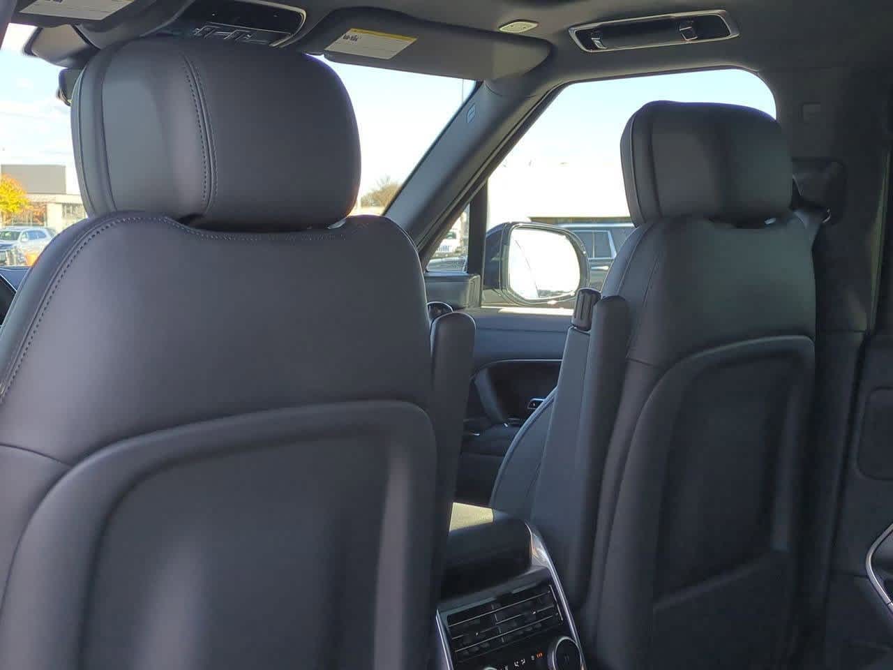 Thumbnail: 2025 Land Rover Range Rover - 17