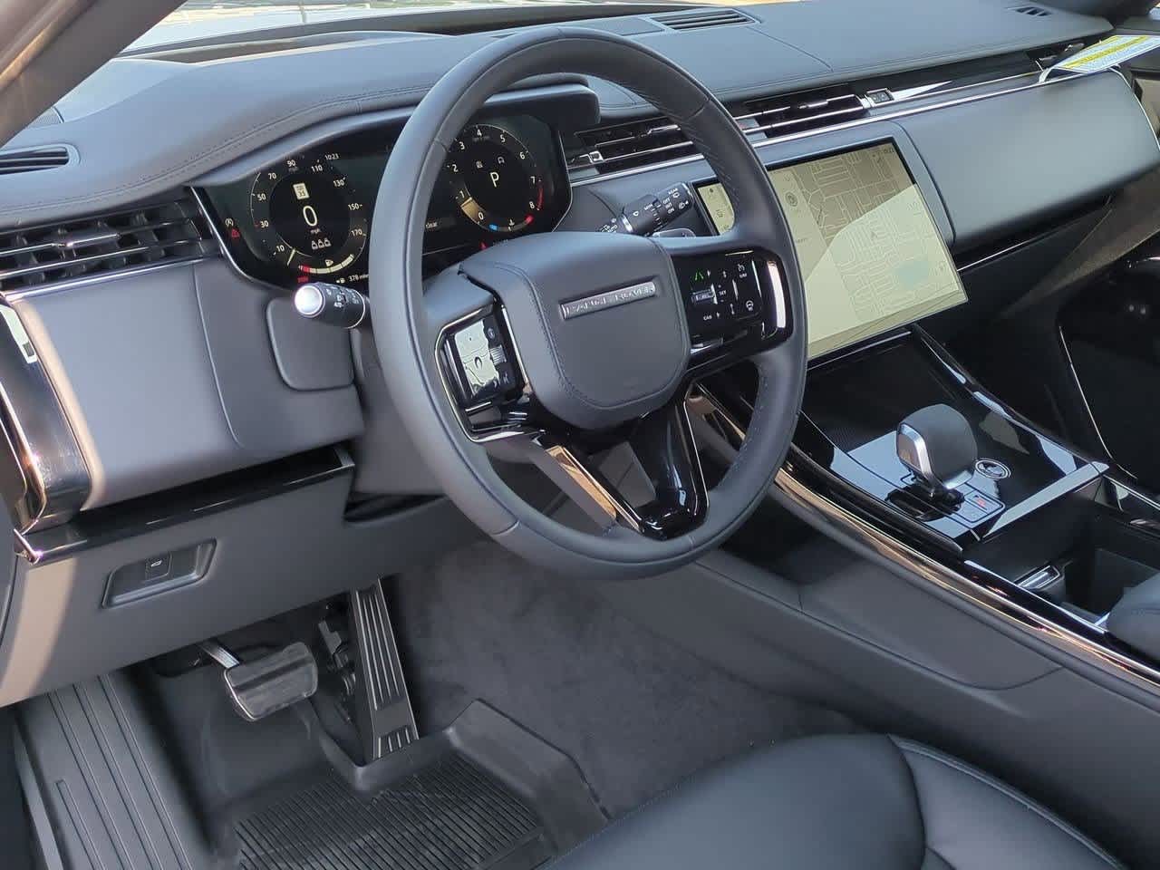 Thumbnail: 2025 Land Rover Range Rover Sport - 2