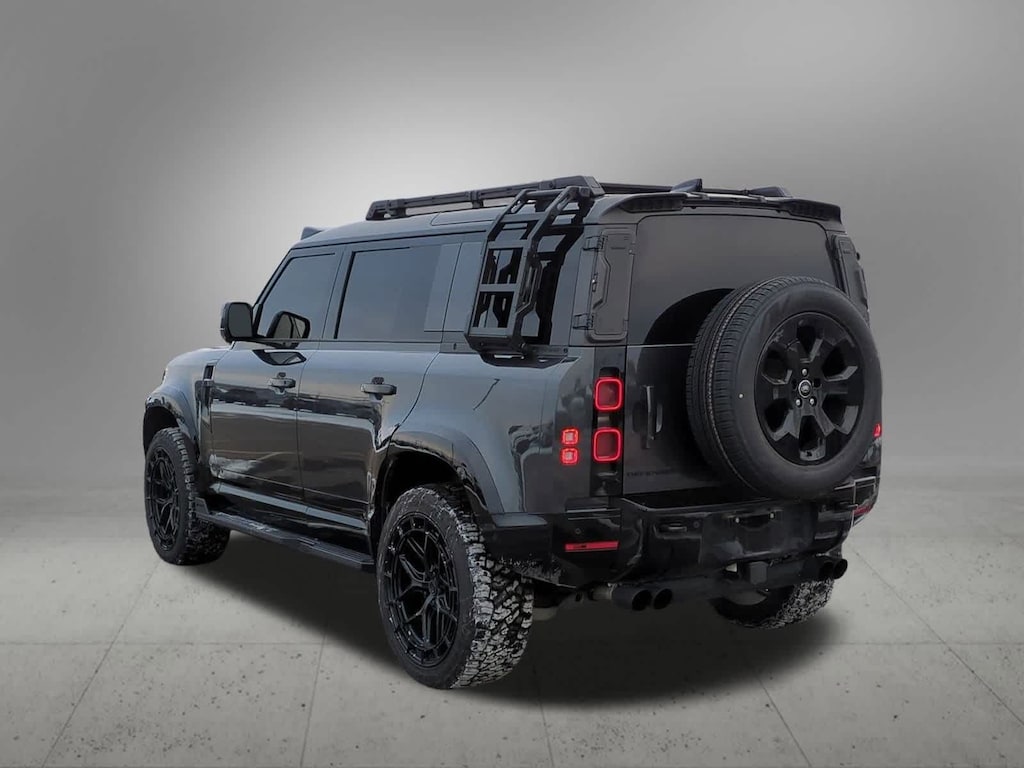 Used 2025 Land Rover Defender 110 X-Dynamic SE SUV