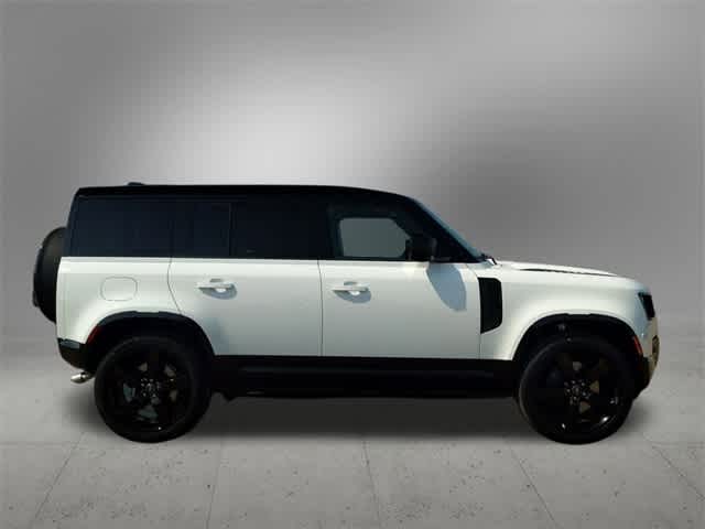 2025 Land Rover Defender 110 7