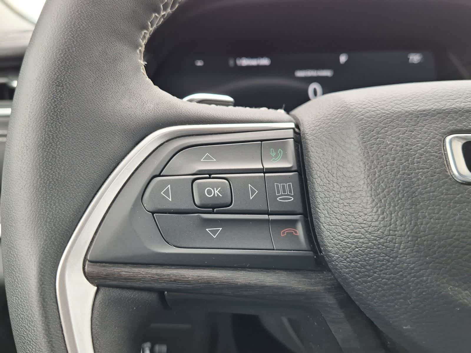 Thumbnail: 2023 Jeep Grand Cherokee - 24