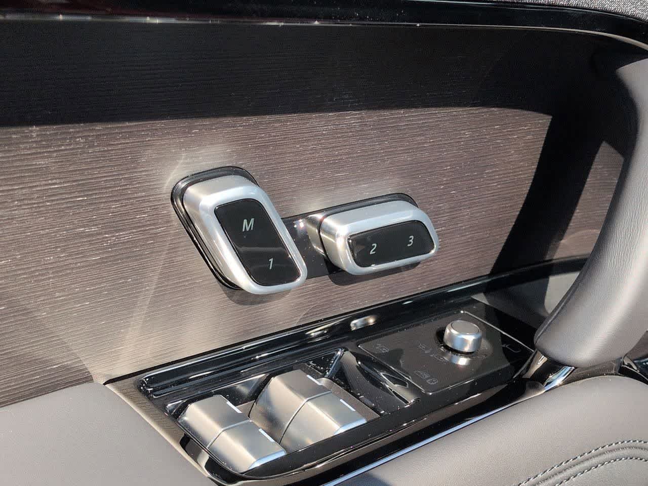Thumbnail: 2026 Land Rover Range Rover Sport - 17