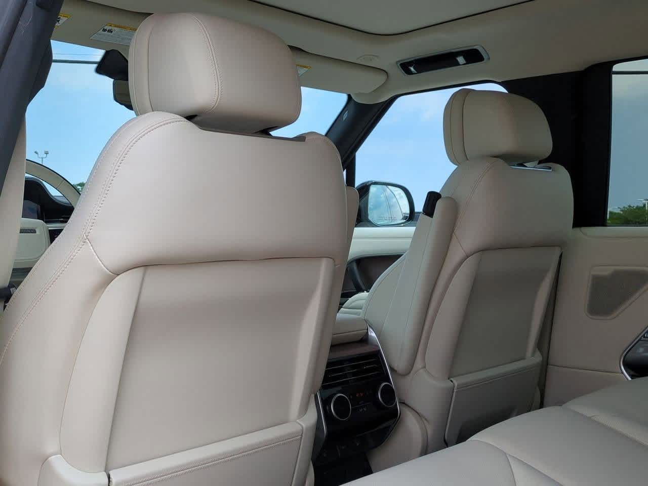 Thumbnail: 2025 Land Rover Range Rover - 17
