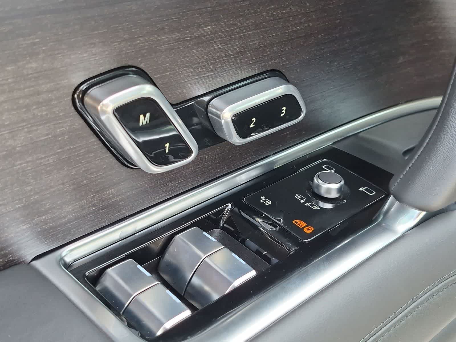 2026 Land Rover Range Rover SE - Photo 8