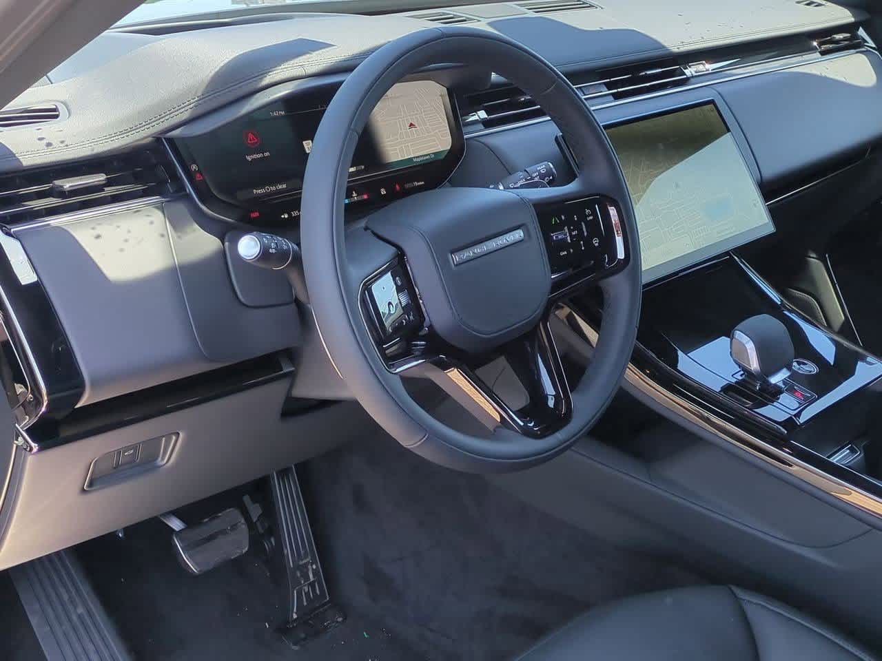 2025 Land Rover Range Rover Sport SE photo 2
