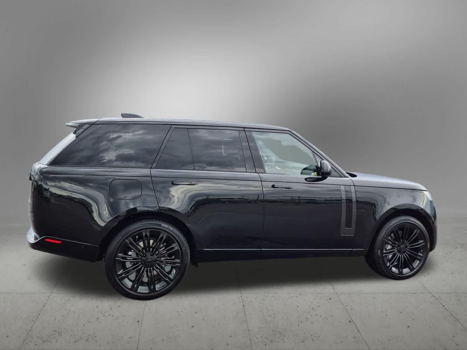 Thumbnail: 2026 Land Rover Range Rover - 7