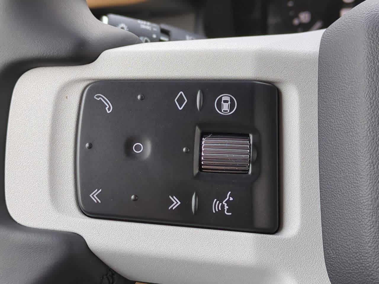 2025 Land Rover Defender 110 25
