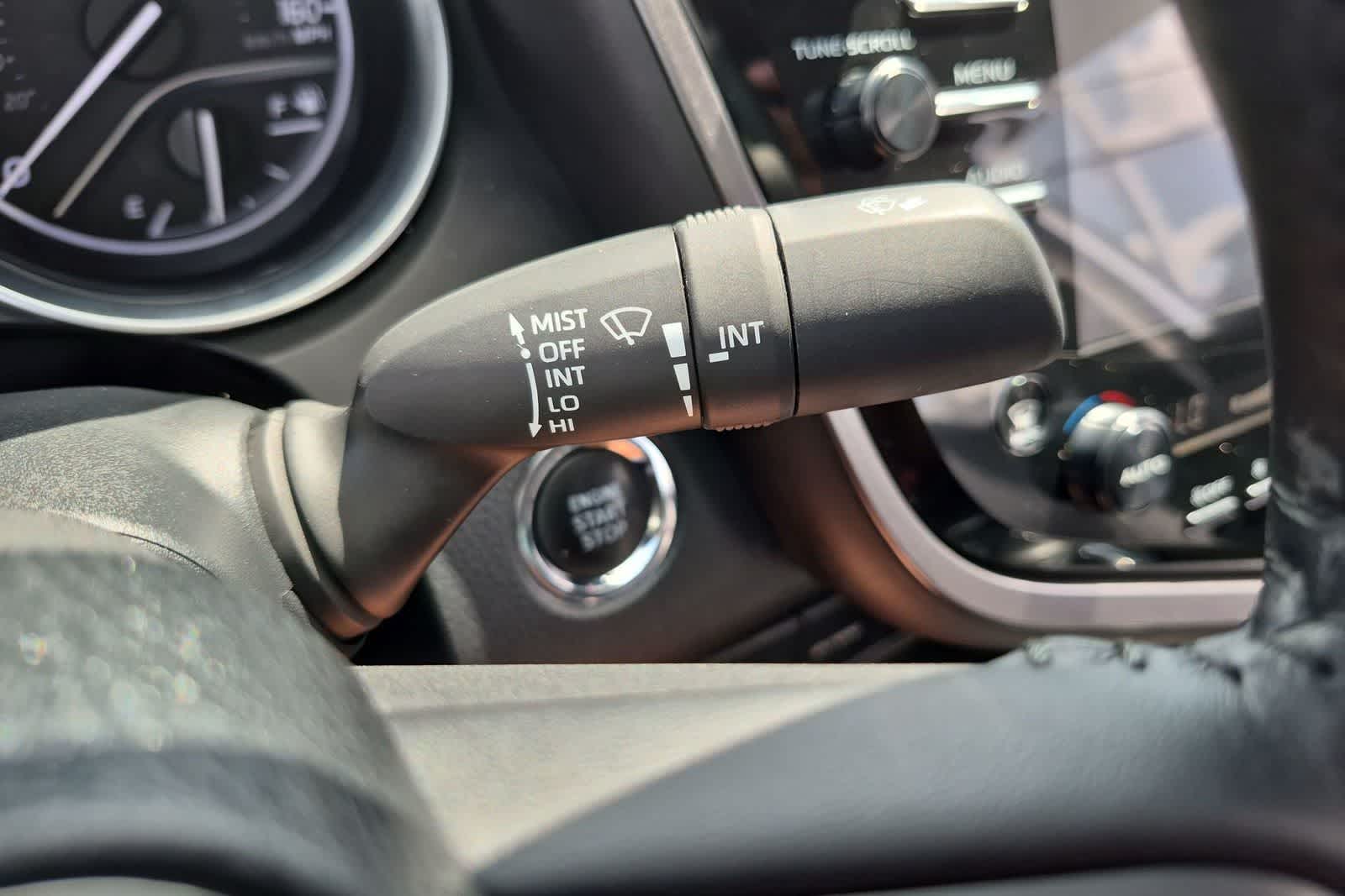 2020 Toyota Camry XLE - Photo 25