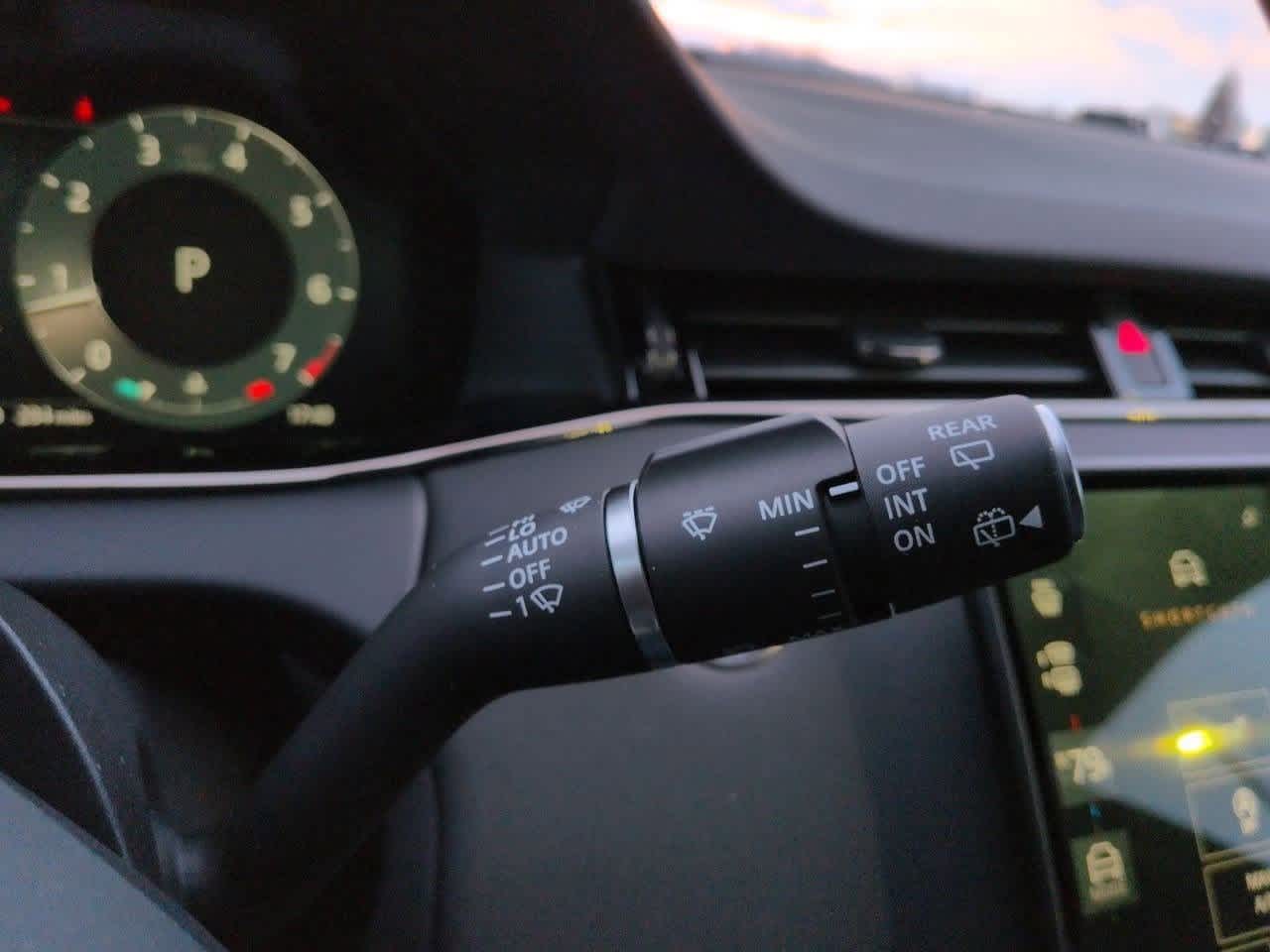 Thumbnail: 2026 Land Rover Range Rover Evoque - 27