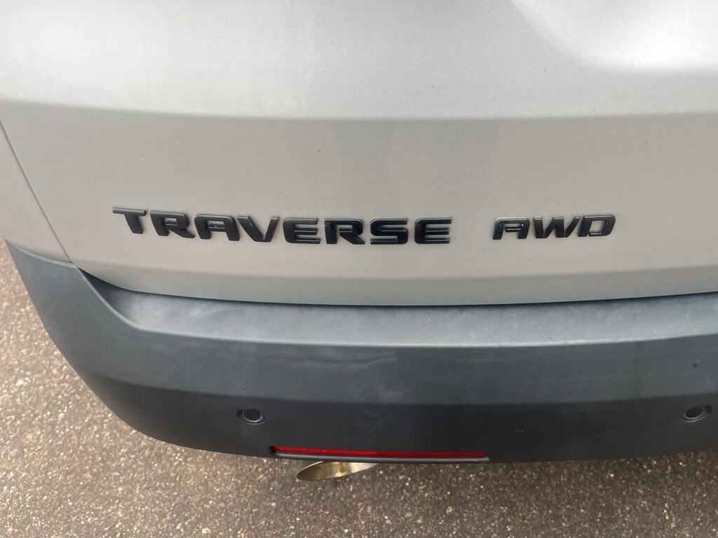 Used 2019 Chevrolet Traverse LT Cloth w/1LT SUV