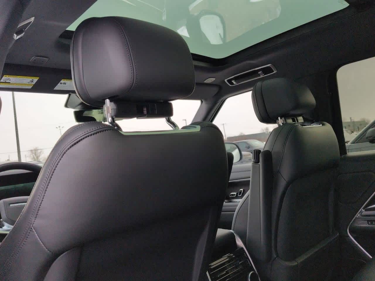 Thumbnail: 2026 Land Rover Range Rover - 18