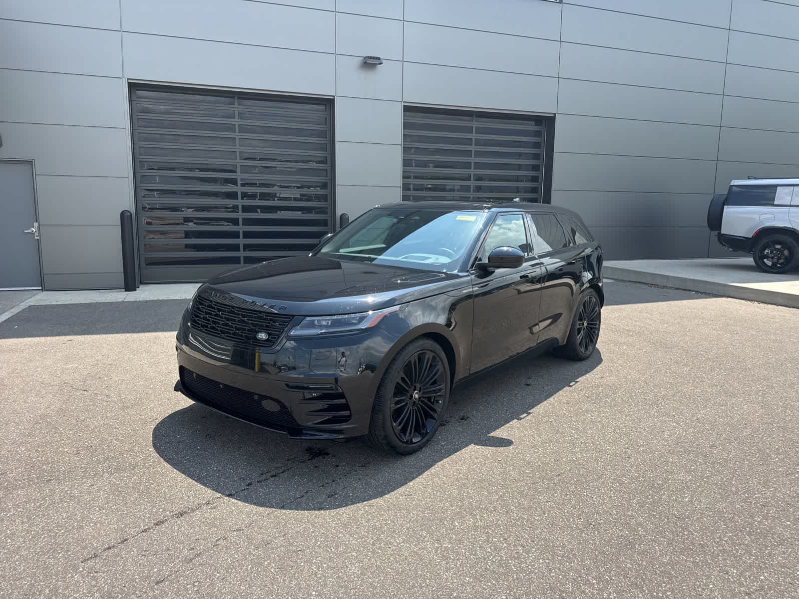 2025 Land Rover Range Rover Velar P400 Dynamic HSE's photo