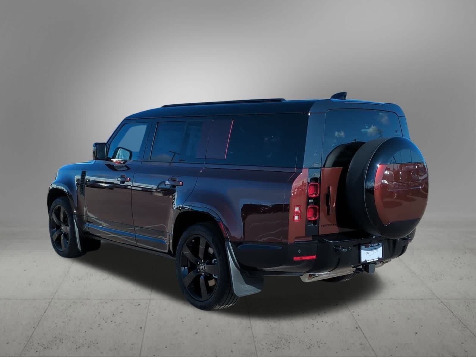 2025 Land Rover Defender 130 X-Dynamic SE photo 4