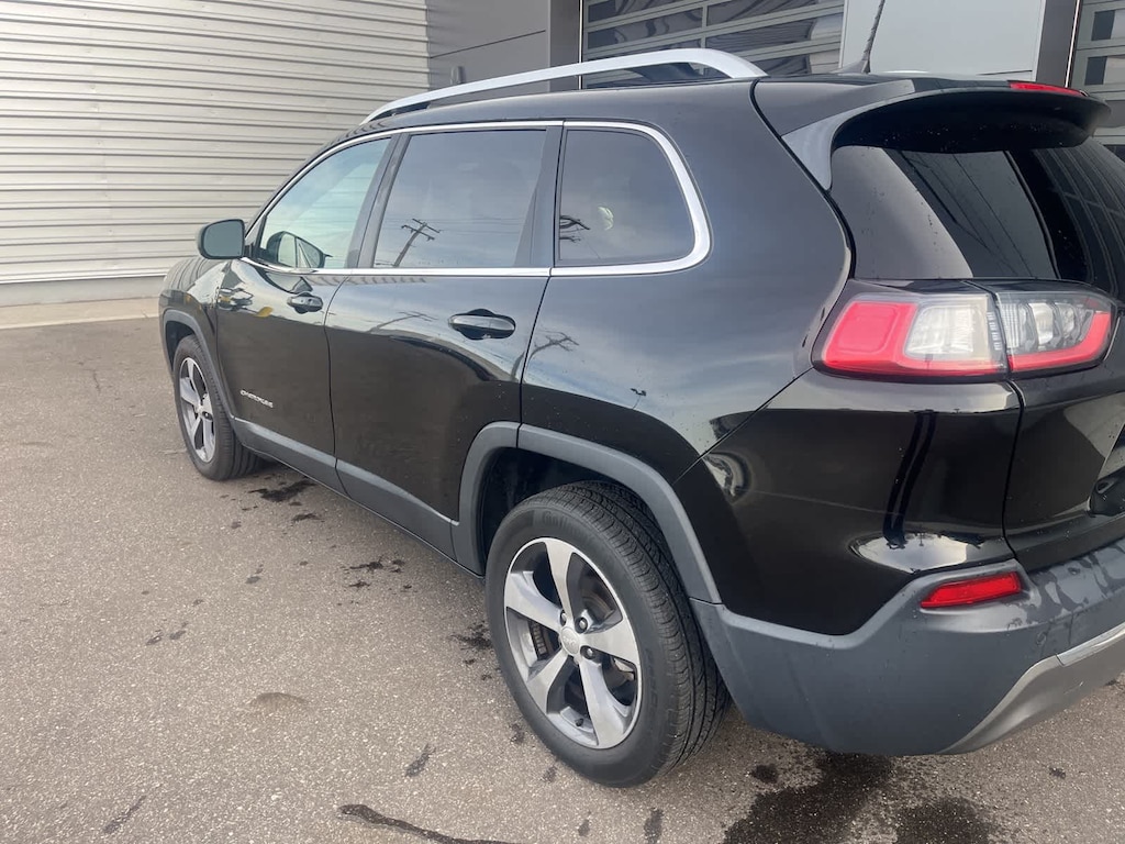 Used 2019 Jeep Cherokee Limited FWD SUV