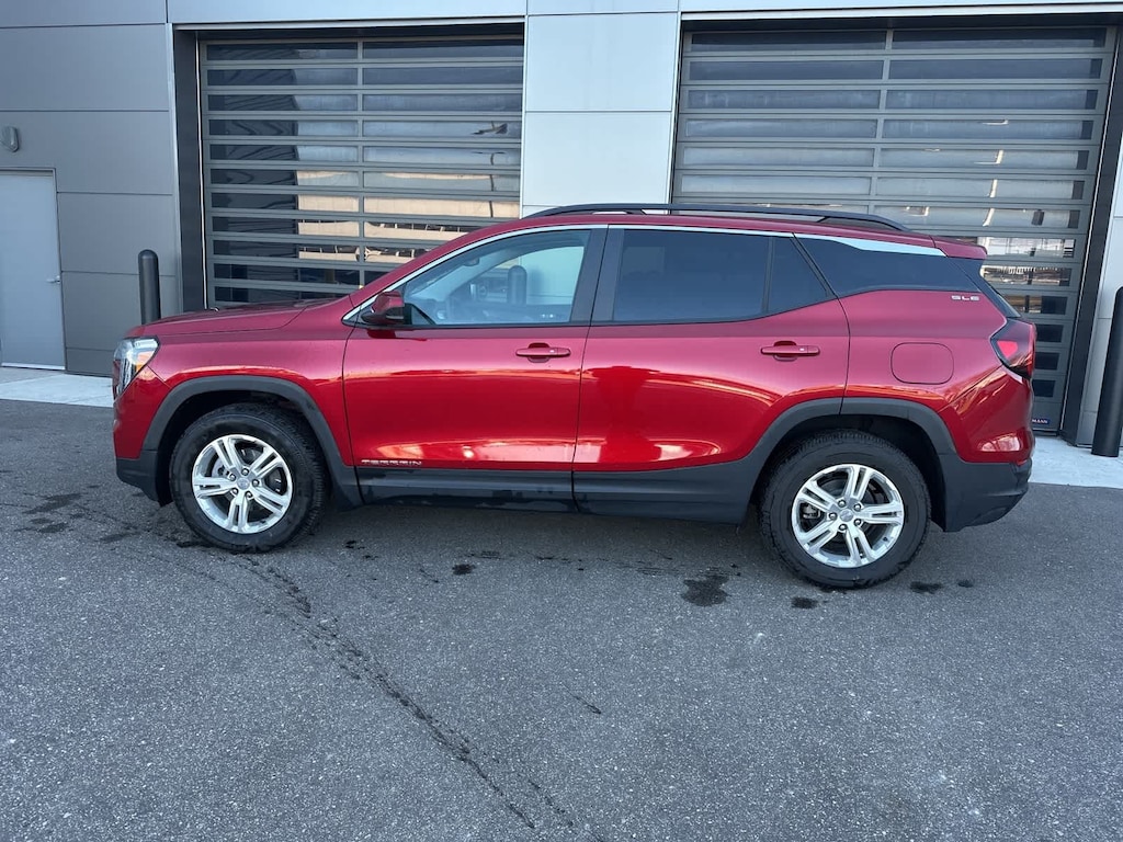 Used 2024 GMC Terrain SLE SUV
