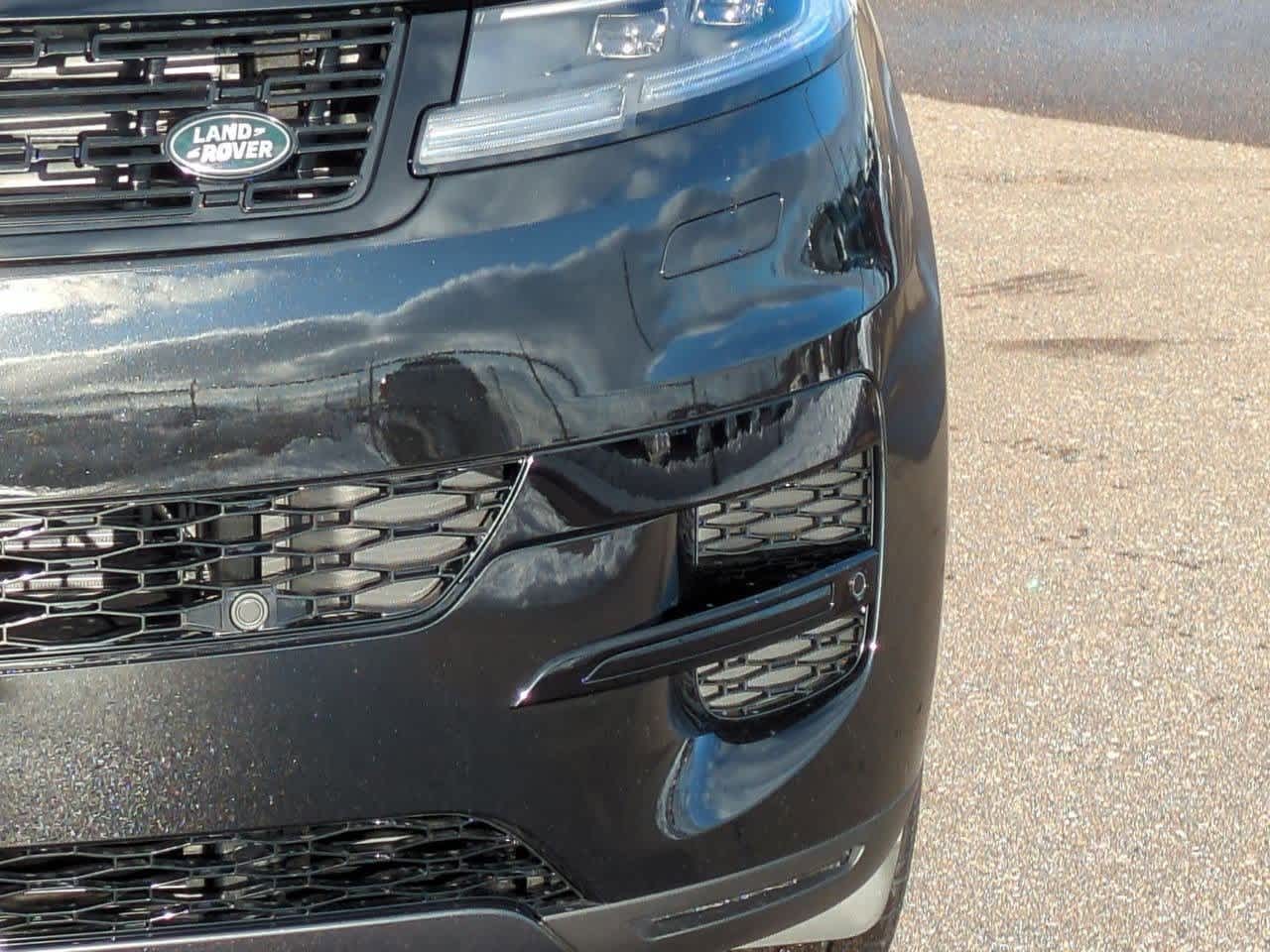 Thumbnail: 2026 Land Rover Range Rover Sport - 10