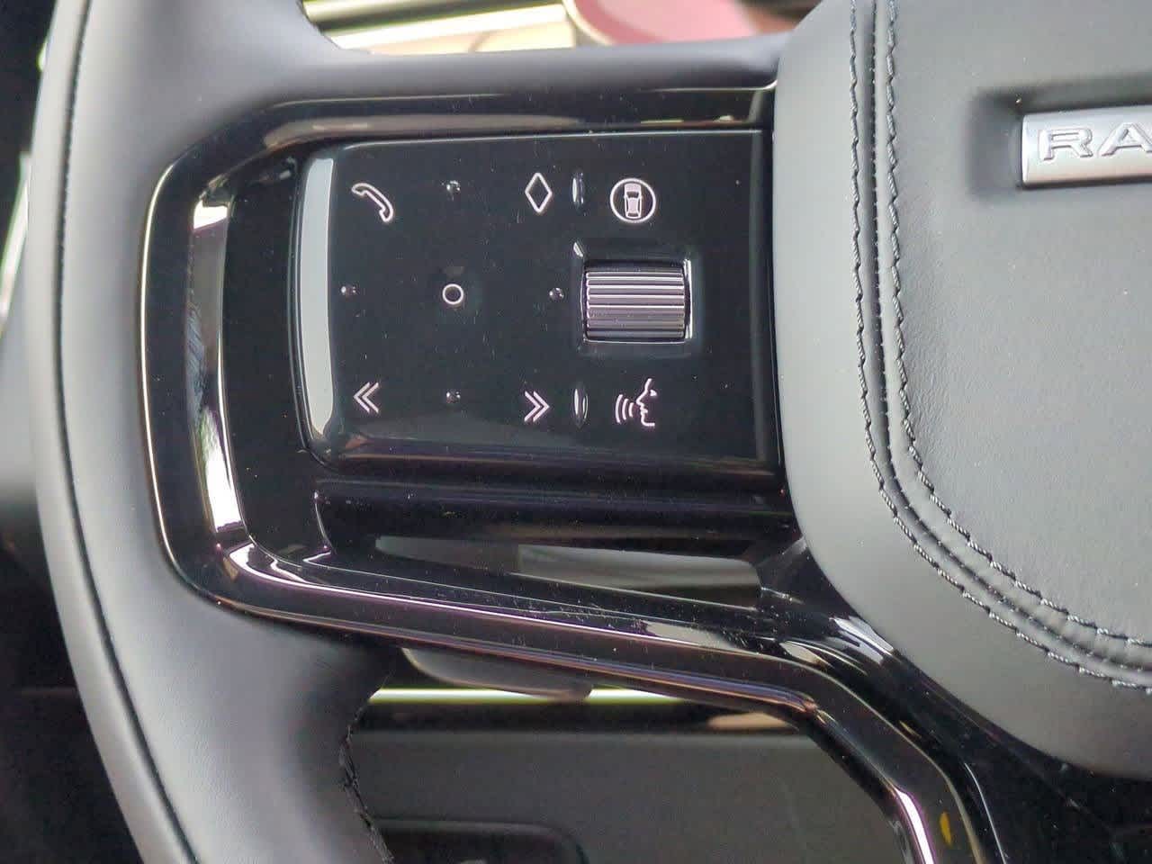 Thumbnail: 2025 Land Rover Range Rover Sport - 23