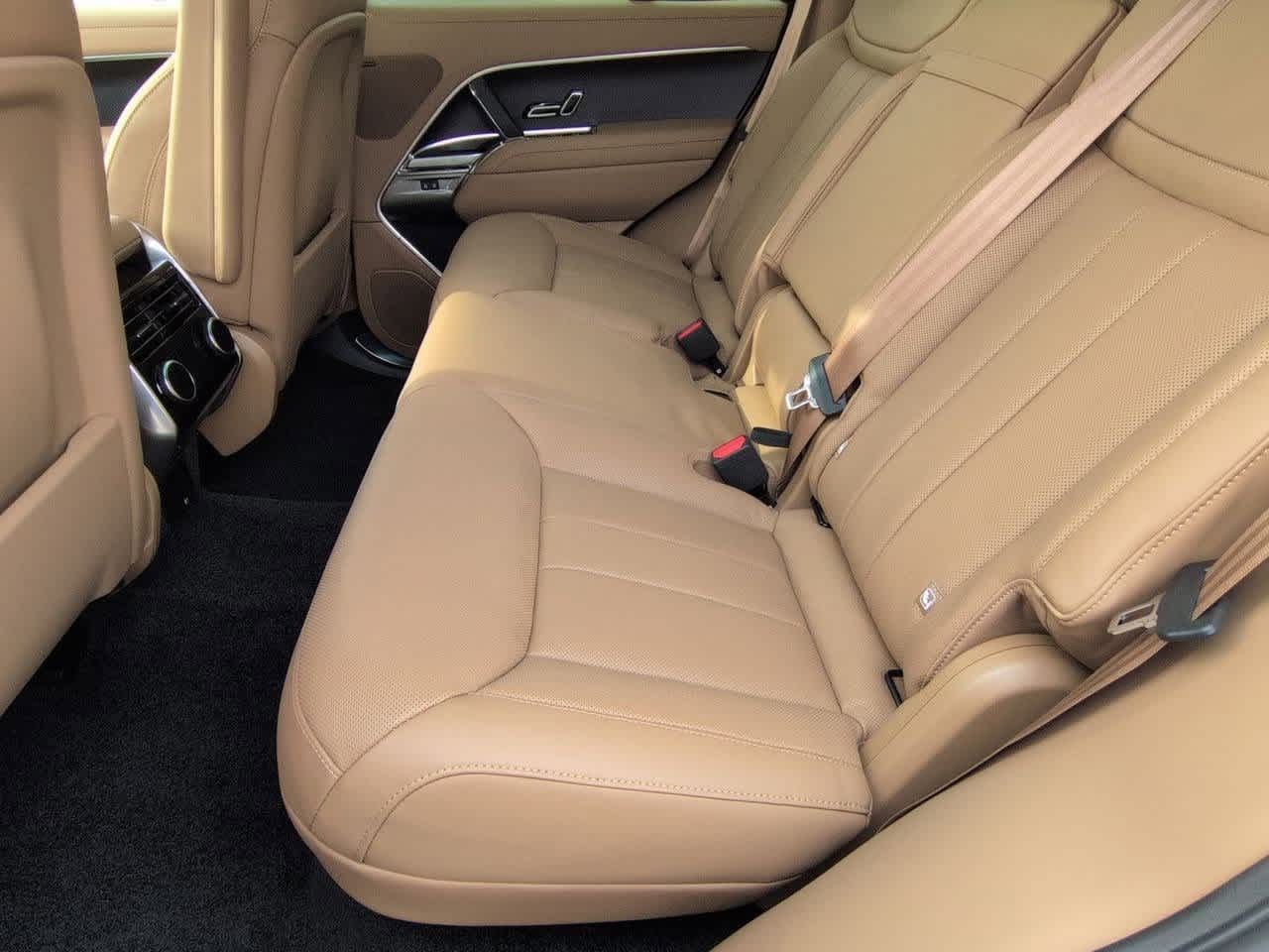 Thumbnail: 2026 Land Rover Range Rover - 20