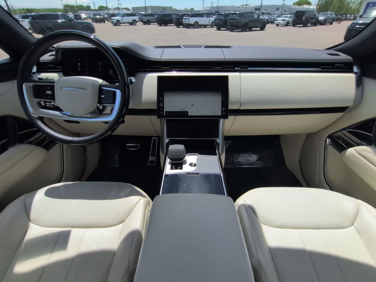 Thumbnail: 2025 Land Rover Range Rover - 15