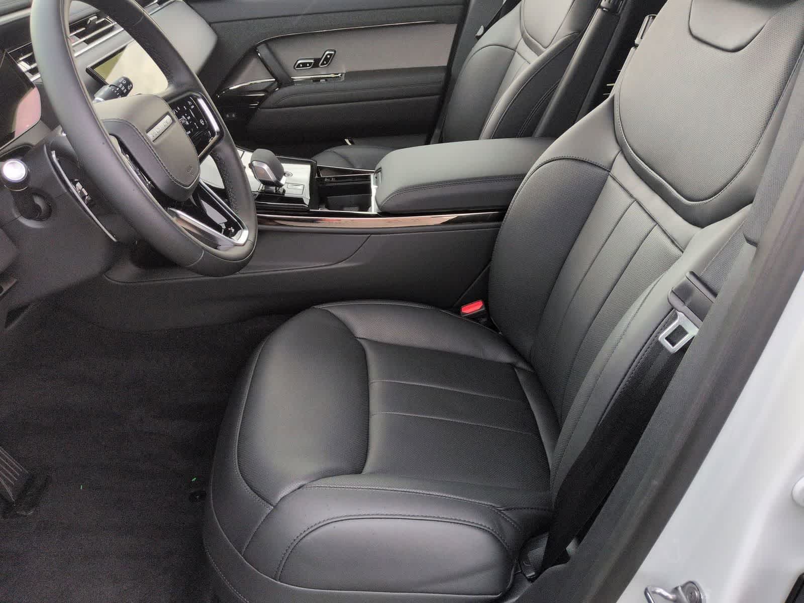 Thumbnail: 2026 Land Rover Range Rover Sport - 15